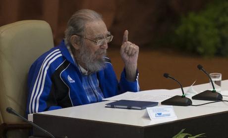 #FOTOS de Fidel Castro en la clausura del VII Congreso del Partido Comunista de Cuba