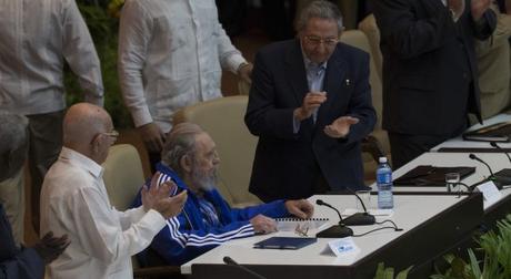 #FOTOS de Fidel Castro en la clausura del VII Congreso del Partido Comunista de Cuba