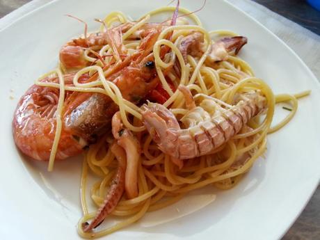 Espaguetis con cigalas y gambas - Espaguetis con calamares y galeras - Spaghetti con scampi e gamberi - Jumbo shrimp and prawn pasta espaguetisgambonescalamares5