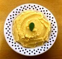 Hummus al toque mediterráneo