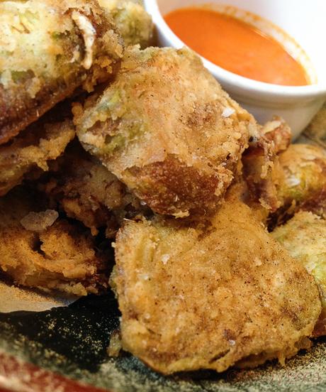 Alcachofas fritas salsa romesco Antunez baco y boca