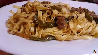 Tagliatelle con ternera y soja