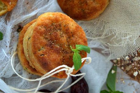 Galletas de queso al estilo americano con albahaca y ají picante #JaquealaReina