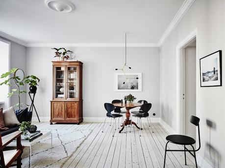 Un dosel hecho de sábanas textiles dormitorios estilo nórdico dormitorios nórdicos decoración pisos pequeños decoracion dormitorios camas con dosel blog interiores decoración algodón lino gasas arrugadas 