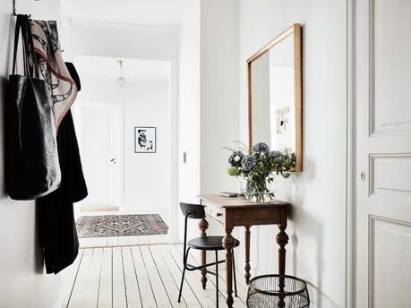 Un dosel hecho de sábanas textiles dormitorios estilo nórdico dormitorios nórdicos decoración pisos pequeños decoracion dormitorios camas con dosel blog interiores decoración algodón lino gasas arrugadas 