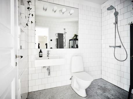 Un dosel hecho de sábanas textiles dormitorios estilo nórdico dormitorios nórdicos decoración pisos pequeños decoracion dormitorios camas con dosel blog interiores decoración algodón lino gasas arrugadas 