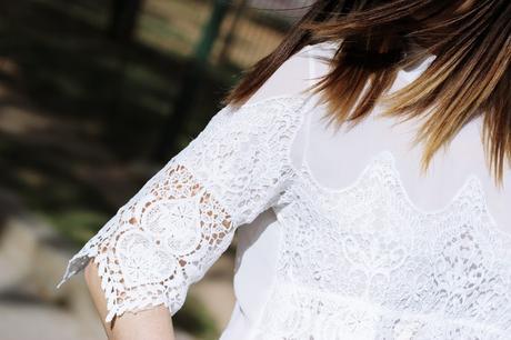 Look con americana y top bordado