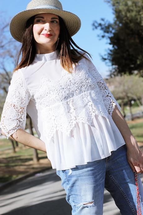 Look con americana y top bordado