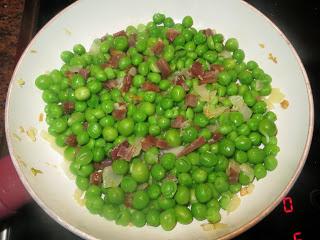 GUISANTES FRESCOS CON JAMÓN