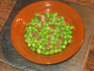 GUISANTES FRESCOS CON JAMÓN