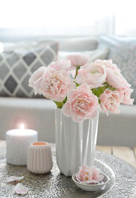 MESA DE PALET y una pareja perfecta en este salón...GRIS Y ROSA!