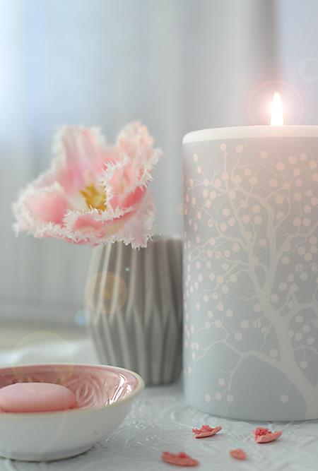 MESA DE PALET y una pareja perfecta en este salón...GRIS Y ROSA!