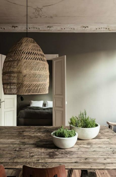 MESA DE COMEDOR DE REVISTA Lady Addict