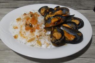 Mejillones y arroz Basmati con sabor de la India