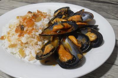 Mejillones y arroz Basmati con sabor de la India