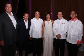 Apertura de DATE 2016 con luces, brillo, y entrega de reconocimientos Apertura de DATE 2016 con luces, brillo, y entrega de reconocimientos