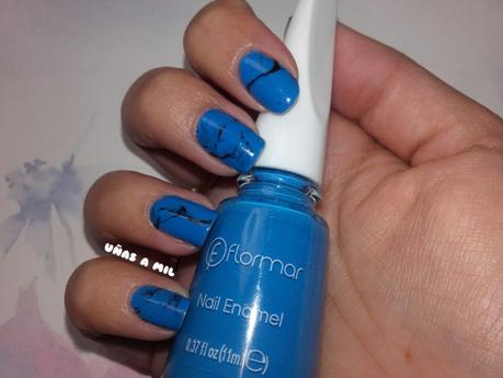 uñas_a_mil_diseño_decoración_nail_art_con_agua_water_marble_marmoleado_efecto_marmol_piedra_esmalte_azul_negro (2)