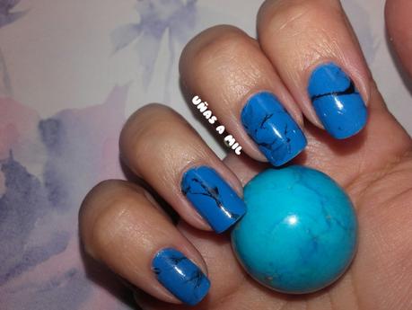 uñas_a_mil_diseño_decoración_nail_art_con_agua_water_marble_marmoleado_efecto_marmol_piedra_esmalte_azul_negro (4)