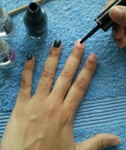 Dale color a tus uñas con sombras de ojos en tu manicura SNC03330