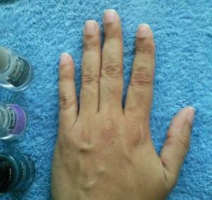 Dale color a tus uñas con sombras de ojos en tu manicura SNC03323