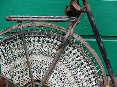 2461.- Las bicicletas son para el verano, y el punto también.