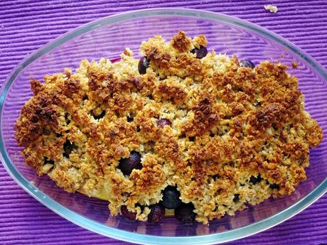 CRUMBLE DE FRUTA Y AVENA FITNESS. POSTRE VEGANO.