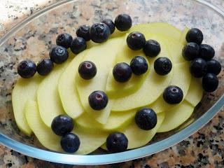 CRUMBLE DE FRUTA Y AVENA FITNESS. POSTRE VEGANO.