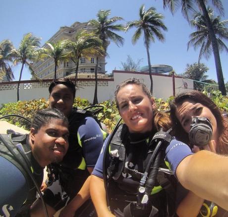 Con los compañeros buceadores de Scuba Dogs, Puerto Rico.