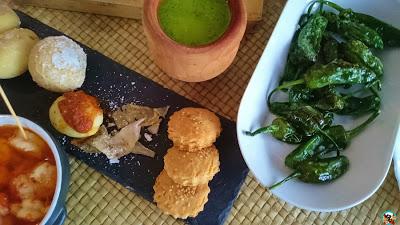 Mojo rojo y verde canario