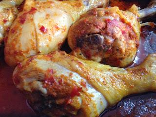 Mojo rojo y verde canario