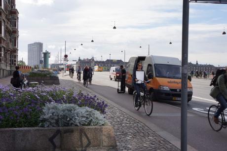 Si has tomado la decisión de practicar ciclismo, aquí te dejamos 5 hábitos que deberías de considerar adaptar a tu estilo de vida Si has tomado la decisión de practicar ciclismo, aquí te dejamos 5 hábitos que deberías de considerar adaptar a tu estilo de vida