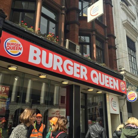 Burger King cambia su nombre a Burger Queen por el cumpleaños de la reina Isabel II