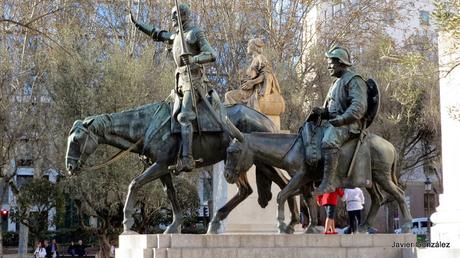 Monumento a Don Quijote en Madrid. Cervantes