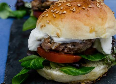 Hamburguesa de cordelo con espuma de yogur 3