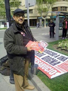 Stop Desahucios y su quema de cartillas de CCM-LIBERBANK en imágenes.