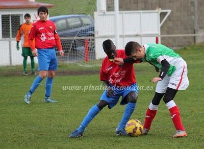 Muere un cadete del Muxía en el vestuario durante el descanso del Muxía-Fisterra