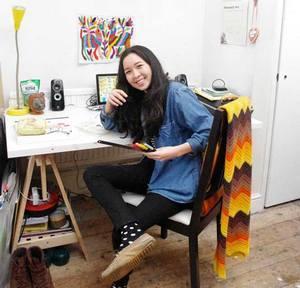 Emily Hughes en su estudio