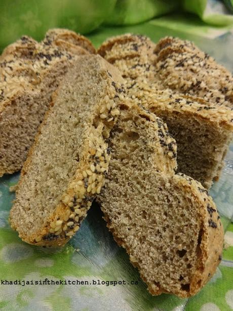 PAIN DE LA SEMAINE : PAIN À LA FARINE DE SEIGLE ET AUX GRAINES DE SÉSAME ET DE PAVOT / BREAD OF THE WEEK : RYE BREAD WITH SESAME AND POPPY SEEDS / PAN DE LA SEMANA : PAN DE CENTENO CON SEMILLAS DE SÉSAMO Y DE AMAPOLA /  خبز الاسبوع خبز دقيق الشيلم و بذ...