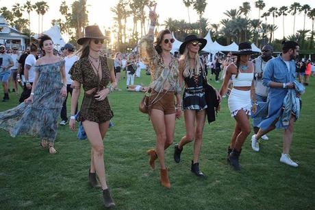 STREET STYLE INSPIRATION; COACHELLA RULES.-