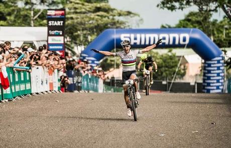 Copa del Mundo XC 2016 #1, Cairns: Schurter y Langvad ganan en el estreno