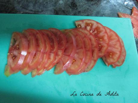 Ensalada con  lacón y langostinos
