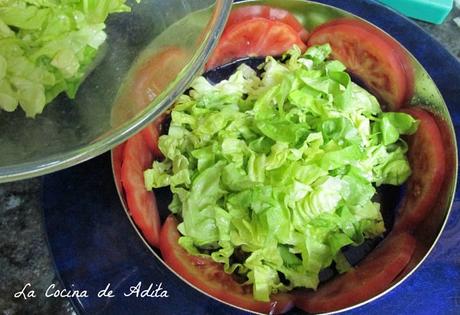 Ensalada con  lacón y langostinos