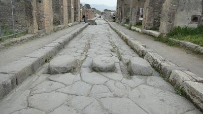 LAS CALLES DE POMPEYA Y HERCULANOCalle de PompeyaMoisés C...