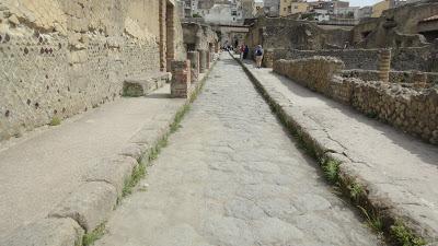 LAS CALLES DE POMPEYA Y HERCULANOCalle de PompeyaMoisés C...