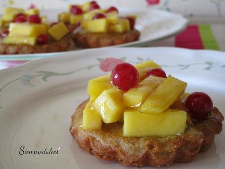 Tartaletas de mango, grosellas y pistachos (Siempredulces)