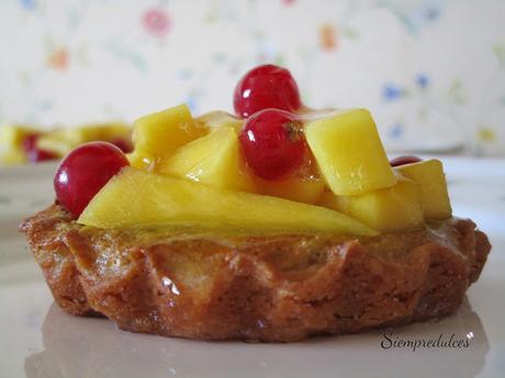 Tartaletas de mango, grosellas y pistachos (Siempredulces)