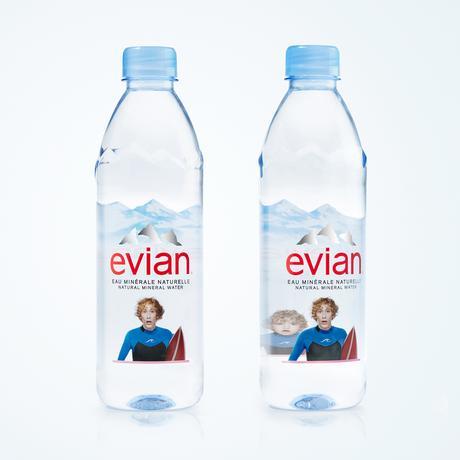 Los bebés de Evian se vuelven surferos en su última campaña