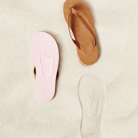 Los bebés de Evian se vuelven surferos en su última campaña