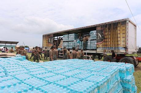 Cervecería Nacional dona agua Manantial y Pony Malta