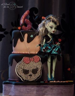 Monster High Cake